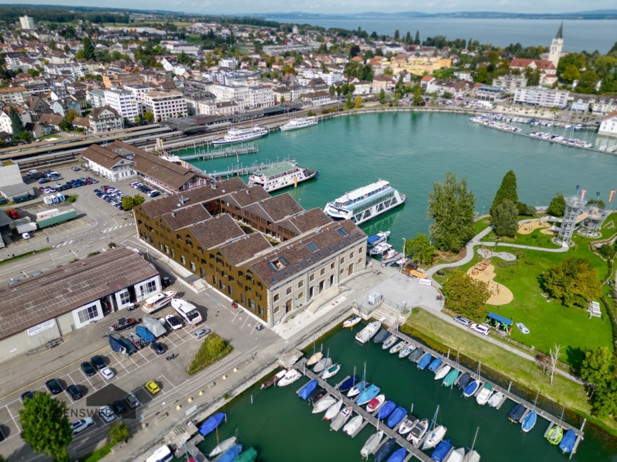 Exklusive Lage, die sie begeistern wird - Exklusive Loftwohnung mit direktem Seezugang und Alpenkettenblick