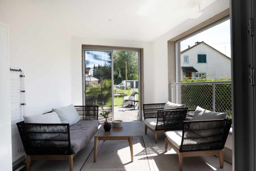 Loggia mit Zugang zum Gartensitzplatz - Moderne Gartenwohnung mit exklusiver Ausstattung in ruhiger Lage - Amriswil TG