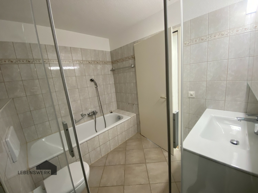 4.5 Zimmer-Wohnung mit Seesicht - Bottighofen TG - ...Badewanne