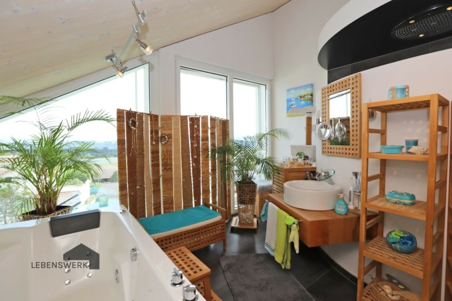 Modernes Einfamilienhaus mit fantastischer Alpensicht - Illhart TG - Badezimmer - Obergeschoss