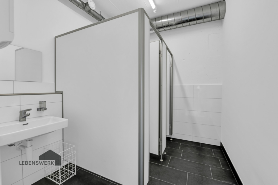 Der ideale Raum für Ihre kreativen Projekte - Tageslicht inklusive - 3. Toilettenanlage