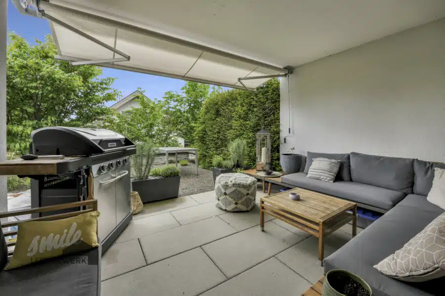 Gartenwohnung Für Naturliebhaber - Bezirk Frauenfeld TG - Überdeckte und windgeschützte Terrasse mit Sonnenstore