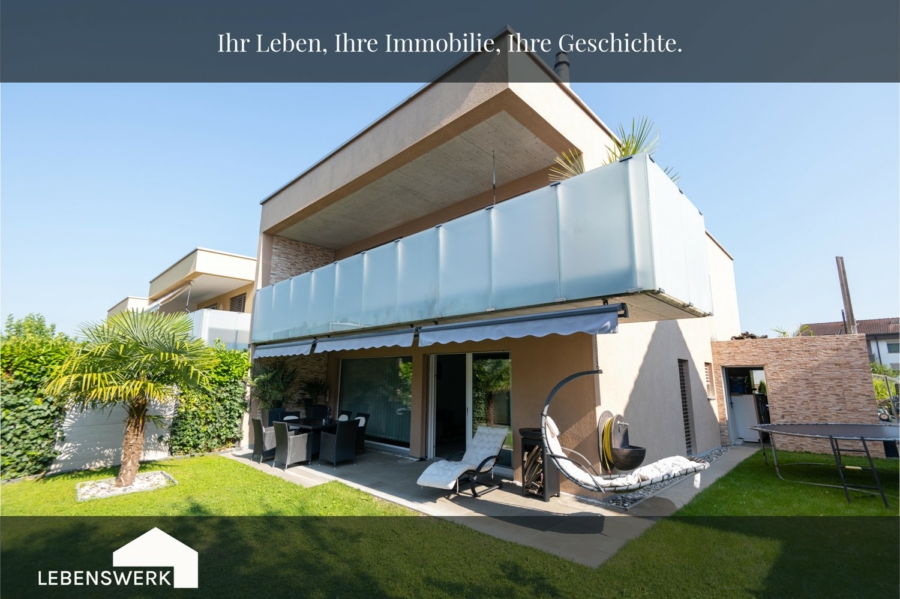 Ruhiges Einfamilienhaus mit Doppelcarport - Diepoldsau SG - Schön angelegter Garten mit viel Privatsphäre